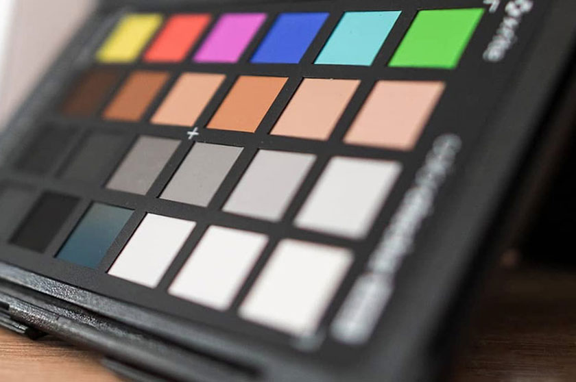 Use color charts to accurately determine colors in captured images